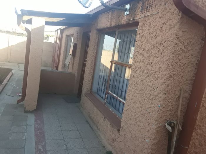Property #2160037, House for sale in Daveyton