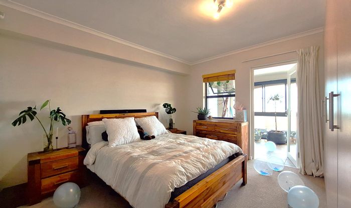 Property #2250329, Apartment for sale in Muizenberg Central