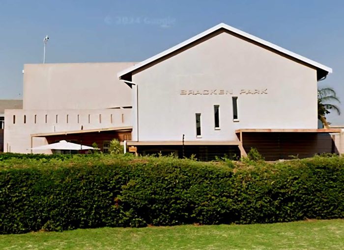 For Sale: Townhouse in Brackenhurst with garage, private garden, and guest toilet.