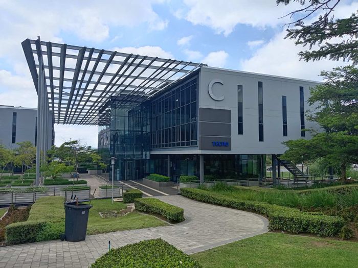 700m2 Office to Rent in Woodmead with 24-hour security and highway exposure.