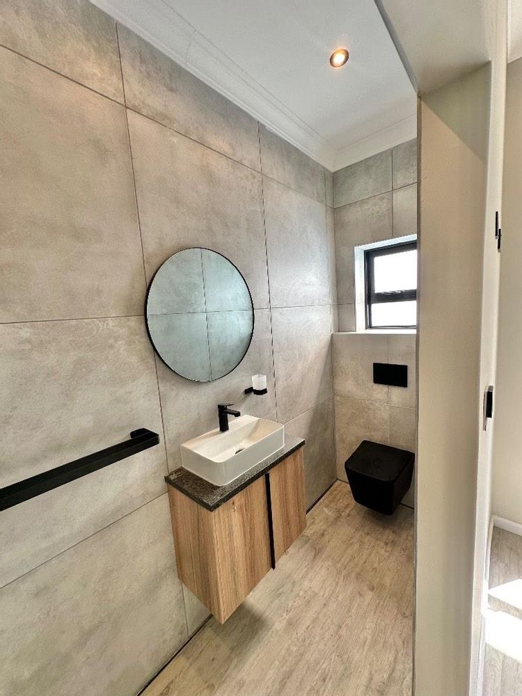 En-suite bathroom