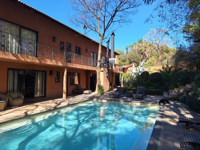 Furnished bachelor apartment in Ferndale with pool access and daily cleaning. To Rent.