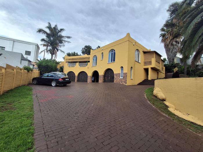 Bassonia House For Sale: 4 beds, pool, bar, 4 garages, secure area.