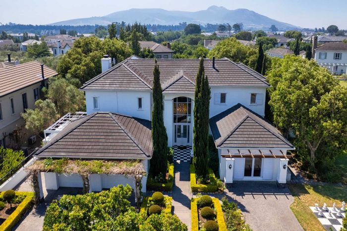 For Sale: House in Val De Vie Estate with pool, bar, and staff suite.