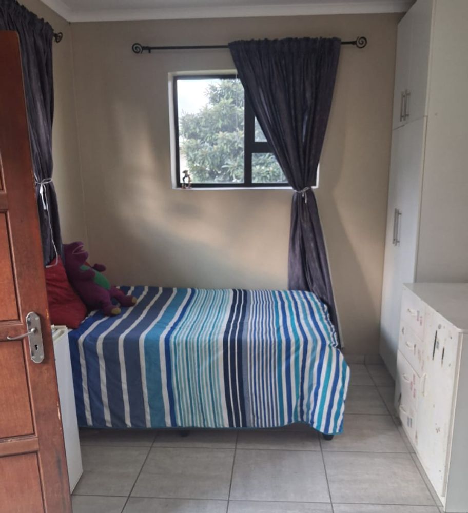3 Bedroom House for Sale in Kelvin Estate, Spartan (boomed-off, secure area)