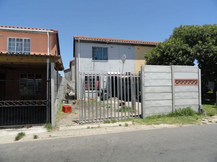 Property #2228447, House For Sale in Elsies River Central