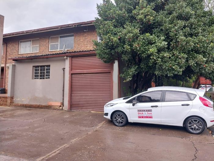 Spacious 3 Bedroom Townhouse For Sale in Silverton, Pretoria