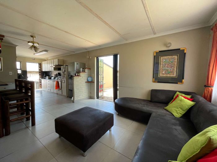 Property #2078889, House sold in Strandfontein Village