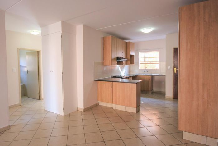 Hazeldean Apartment To Rent: 3 Beds, 2 Baths, Garage, Pet-Friendly, Secure Estate.