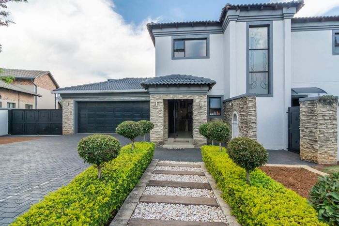 For Sale: House in Homes Haven with 3 beds, garden, garage, and estate park.