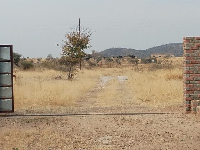 Property #2421096, Lodge For Sale in Outjo Central