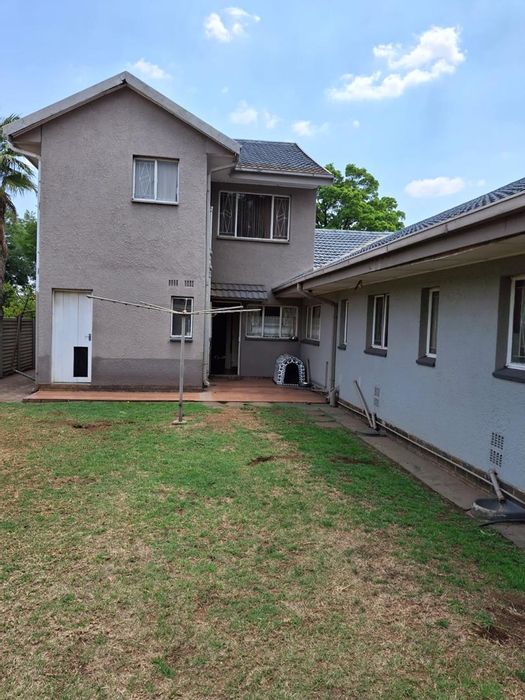 Vanderbijlpark South West House For Sale: 5 Bedrooms, Pool, Student Accommodation Potential.