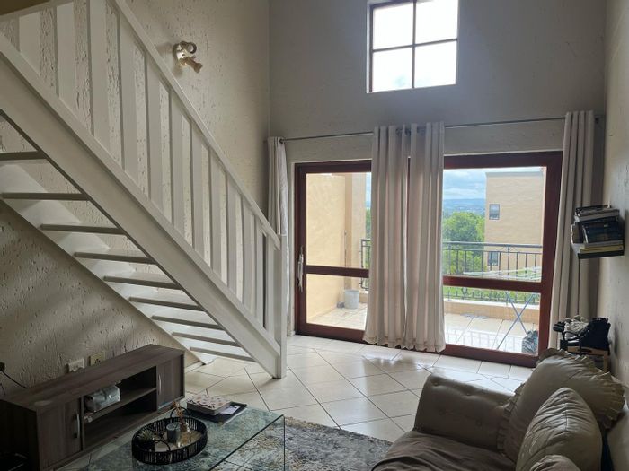 Lonehill Apartment To Rent: 1-bed, rooftop terrace, loft, pool, security estate.