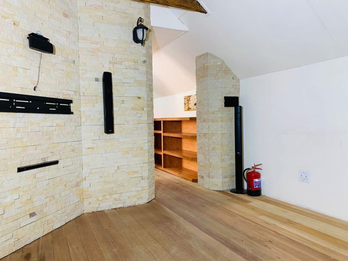 6 Bedroom House for Sale in Amandasig with pool, flatlets, and entertainment area.