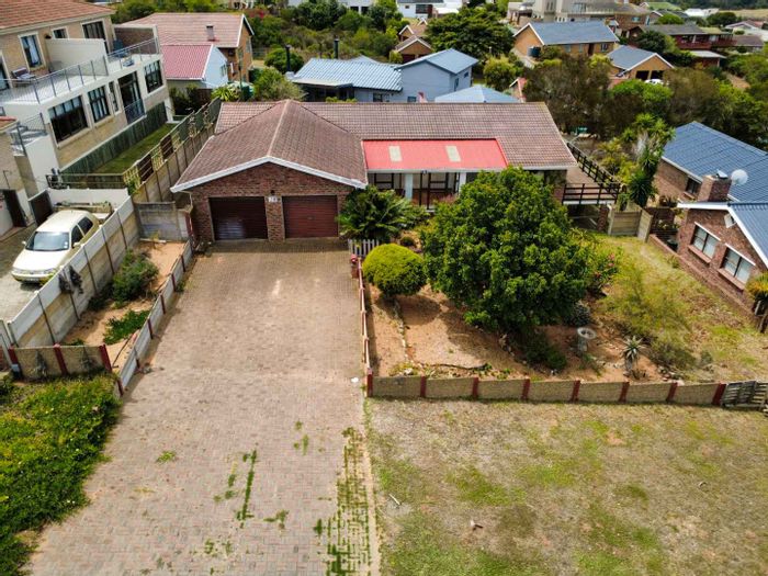 Property #2434135, House For Sale in Still Bay West