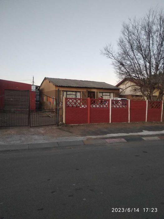 Property #2156807, House for sale in Tembisa
