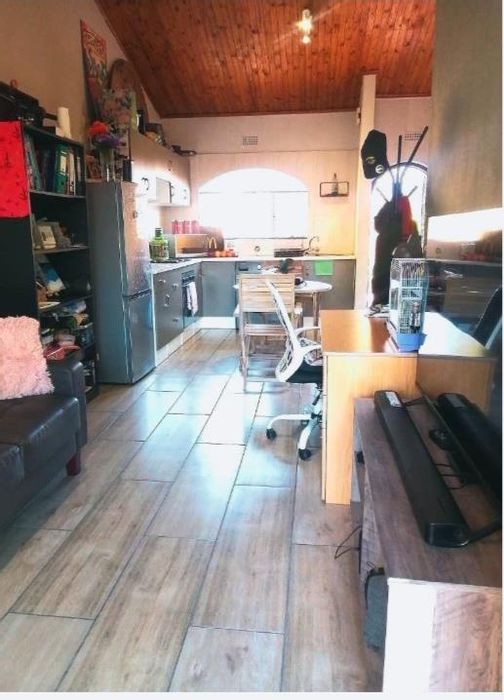 Lyndhurst Apartment To Rent: 1 Bed, garden patio, secure complex, pet-friendly.