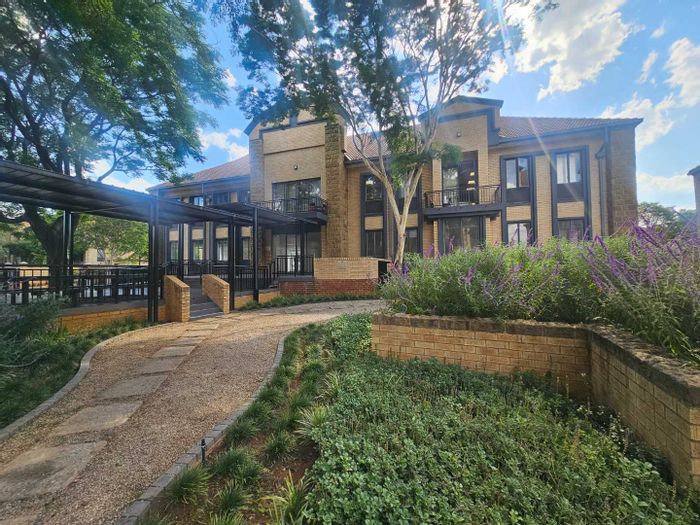 Bryanston Office To Rent: 514.34sqm, private kitchen, 24-hour security, parking options.