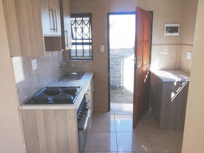 Reigerpark House For Sale: New development, full title, customizable finishes, no deposit.