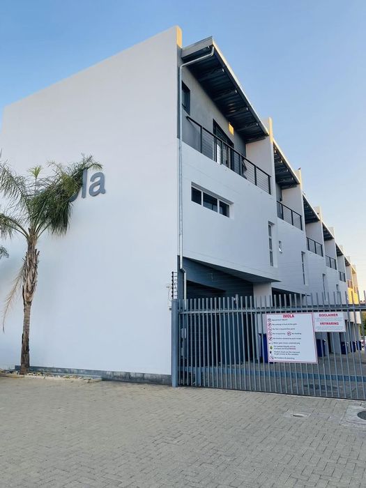 Kleine Kuppe Townhouse For Sale: 2 bedrooms, ensuite baths, outdoor braai area.