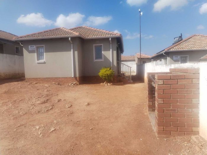 3-Bedroom House For Sale in Mamelodi East, near amenities and easy N1 access.