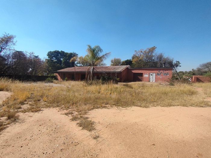 Rietfontein Farm For Sale: Residential, commercial potential, flatlets, expansive land.