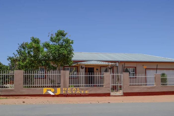 Property #2395666, House for sale in Rehoboth Central