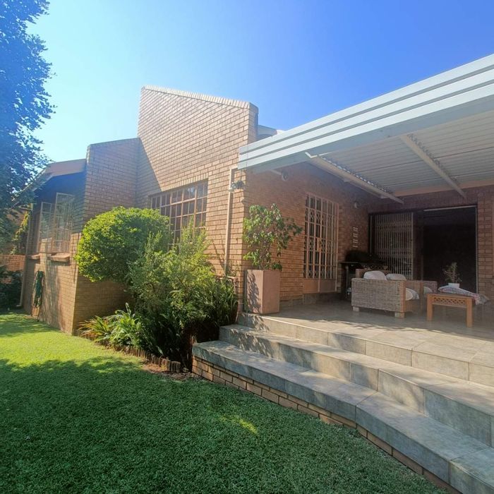 Property #2220046, Townhouse for sale in Zwartkop Ext 7