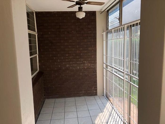 Property #2414748, Apartment For Sale in Eastleigh