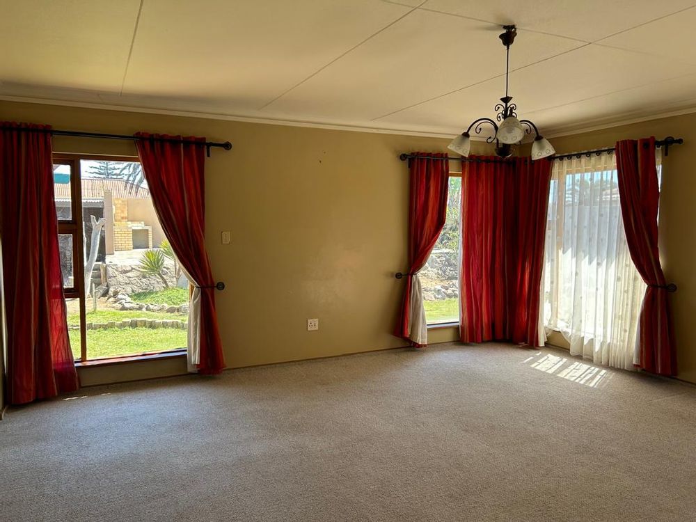 Main bedroom with en-suite