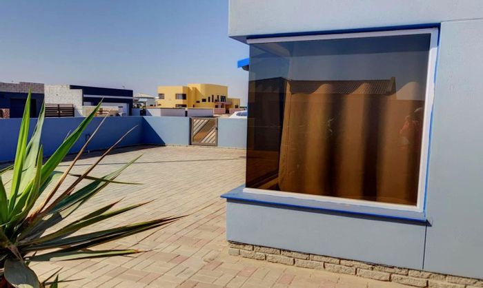 For Sale: House in Tamariskia with 3 bedrooms, indoor BBQ, and double garage.