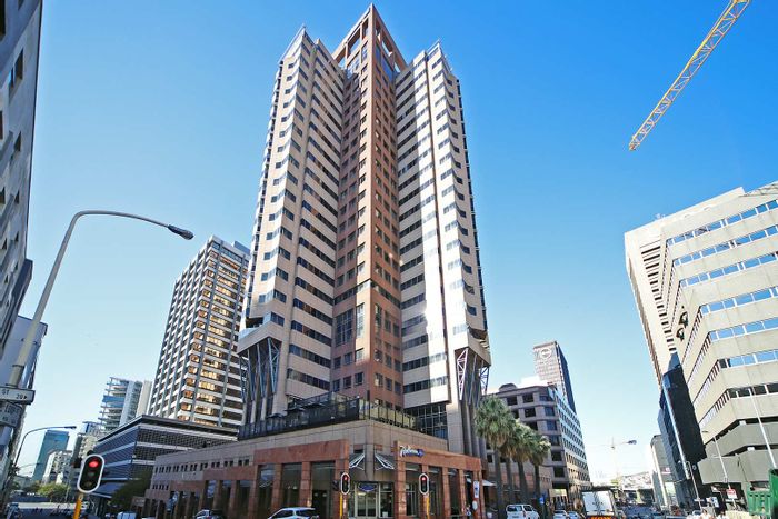 Furnished 1-bedroom apartment in Cape Town City Centre with hotel amenities. To Rent.