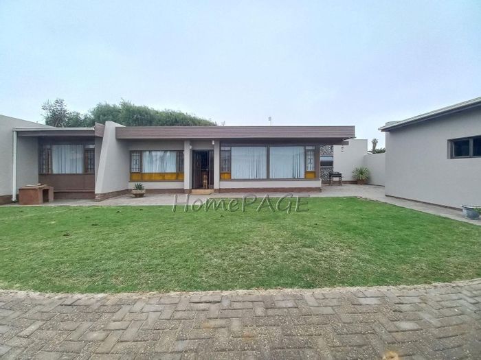 Property #2175684, House for sale in Walvis Bay Central
