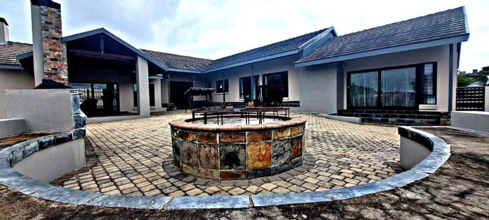 For Sale: House in The Rest Nature Estate with pool, braai, and security features.