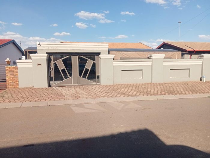 Property #2222470, House for sale in Khumalo