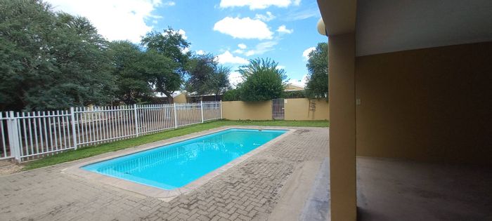 Property #2100413, Townhouse for sale in Pioniers Park Ext 1