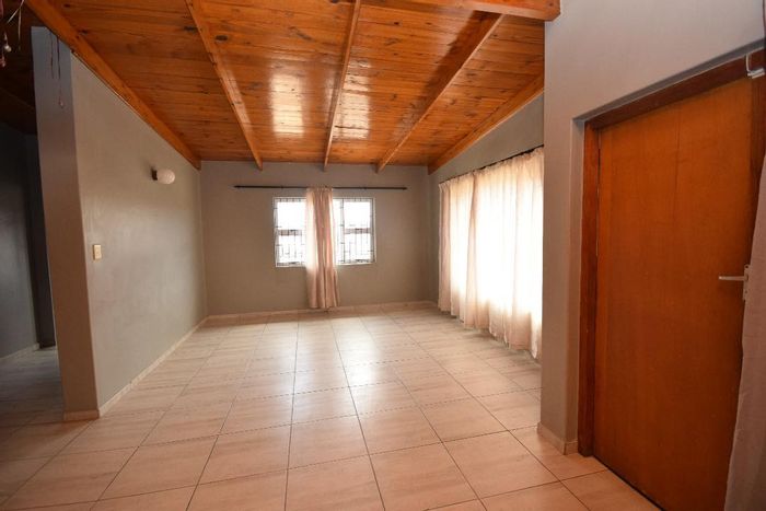 Property #2417651, House For Sale in Tamariskia