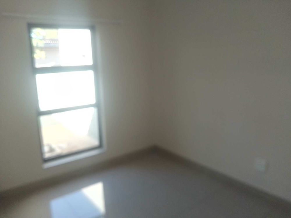 General view of the second bedroom, with ample space for single or double bed. 