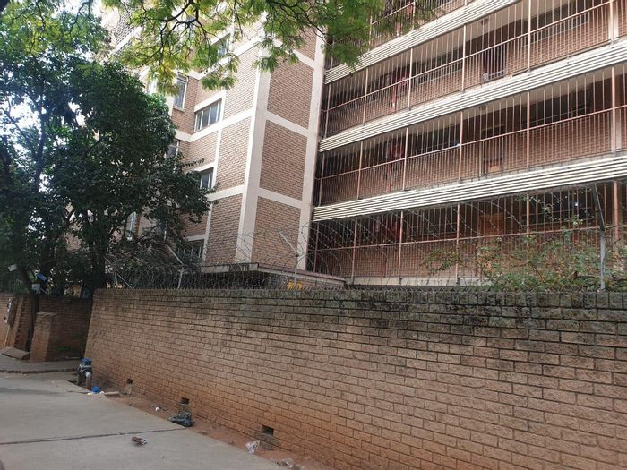 Sunnyside Apartment For Sale: 2 Bedrooms, Parking, Partitioning Potential