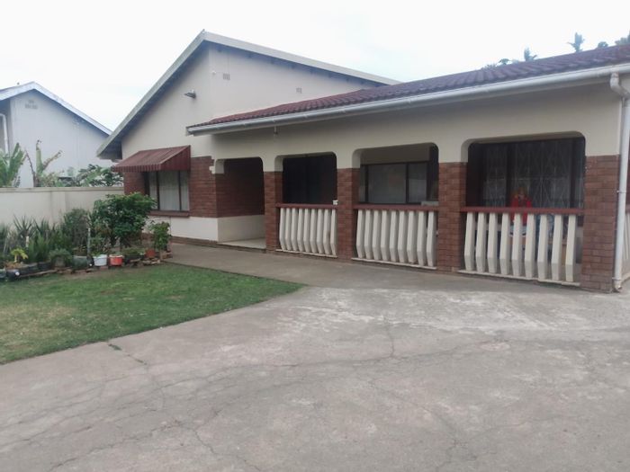 Spacious House with Granny Flat For Sale in Watsonia.