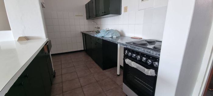 Eros Apartment For Sale: 2 Bedrooms, Garage, Close to CBD, Study Included.