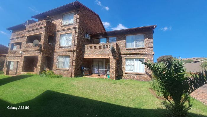 Property #2384288, Apartment For Sale in Buccleuch