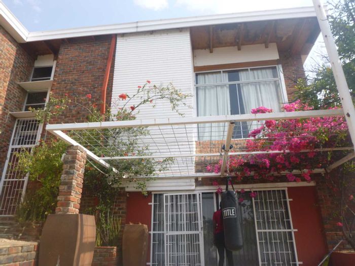 Property #2421491, House For Sale in Eros Park