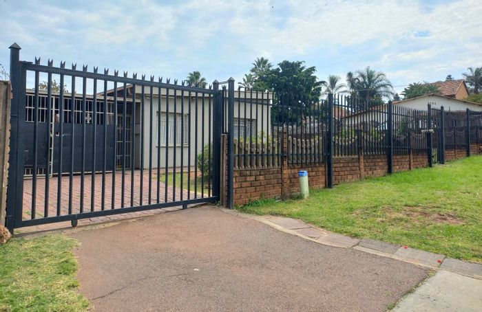 Property #2142701, House pending sale in Laudium Ext 3