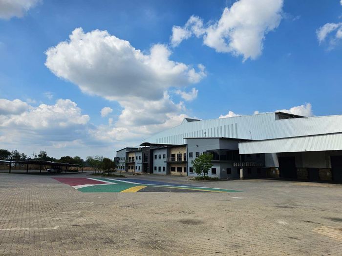 22,510sqm Industrial Warehouse with office, 3Phase power, and easy access in Kya Sands.