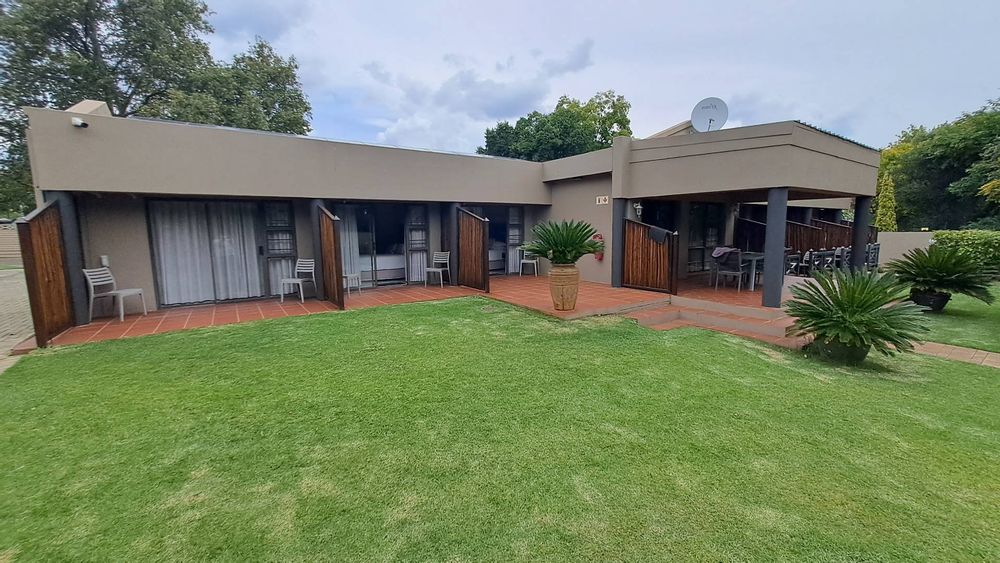 Golden Investment Property in Dan Pienaar, Bloemfontein House for