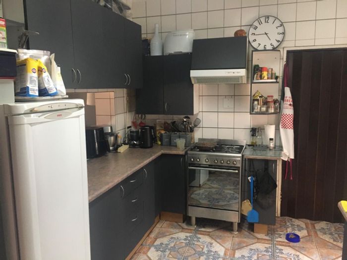 Rooihuiskraal House For Sale: 5 Bedrooms, pool, lapa, double garage, security system.