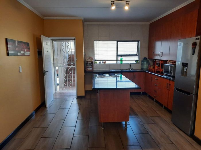 Property #2202626, Apartment for sale in Sunninghill