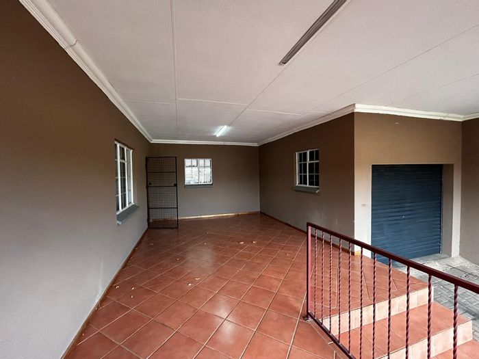 House For Sale in Aquapark: 3 Bedrooms, secure village, spacious living, ample parking.