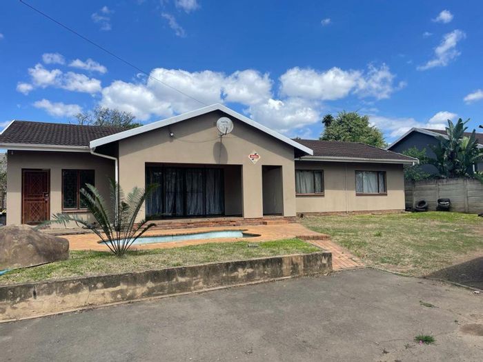 Scottsville House For Sale: 4 bedrooms, splash pool, double carport, private garden.